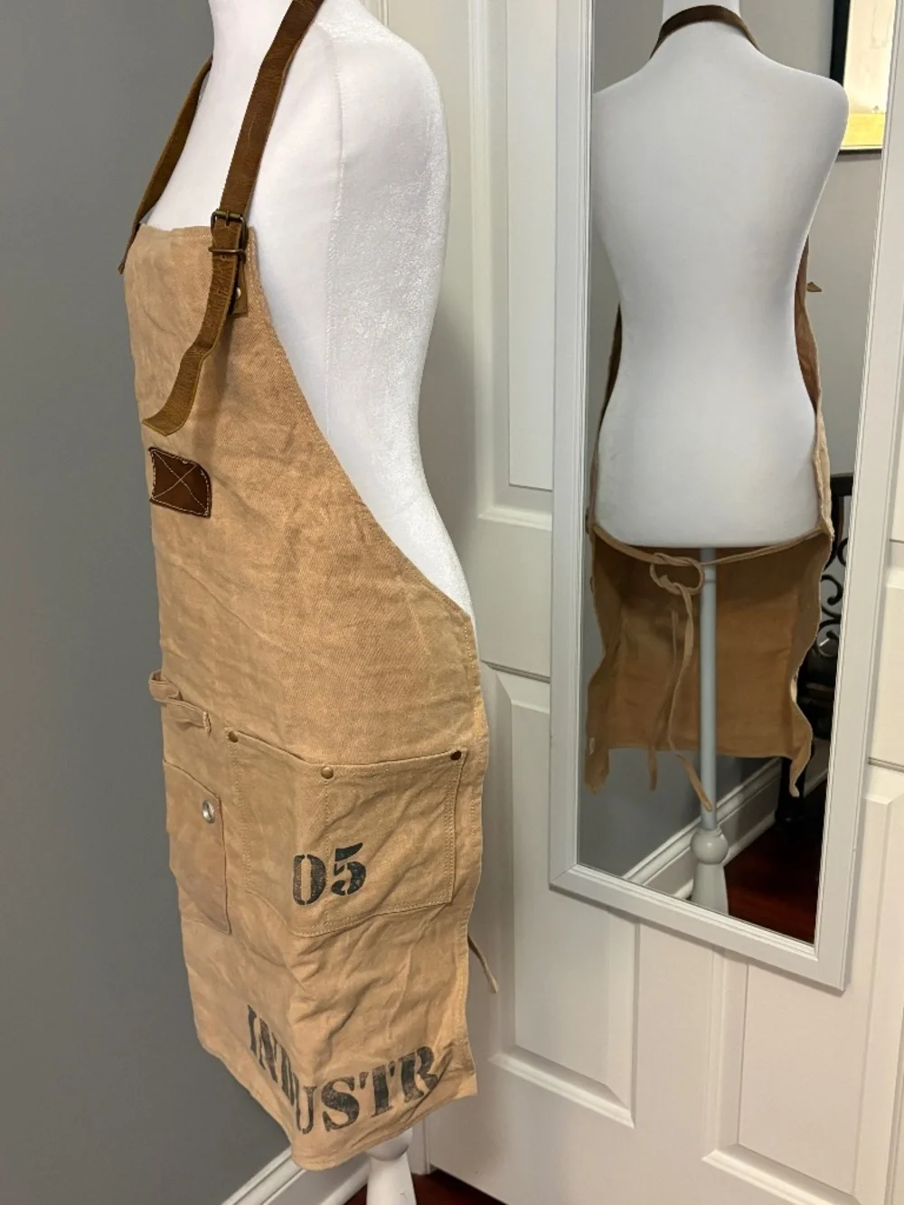 NWOT Industrious Prem. Vintage Waxed Canvas Heavy-Duty Work Apron